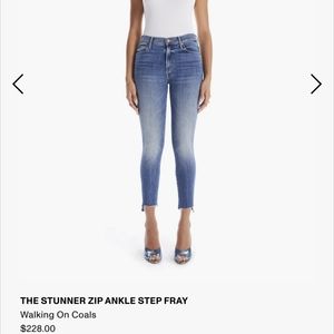 [MOTHER] Stunner Frayed Ankle Skinny Jeans